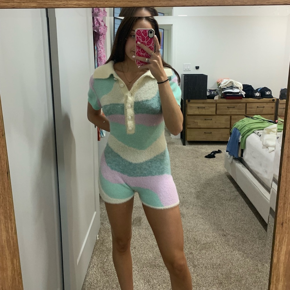 SUPER SOFT never been worn House of Sunny romper